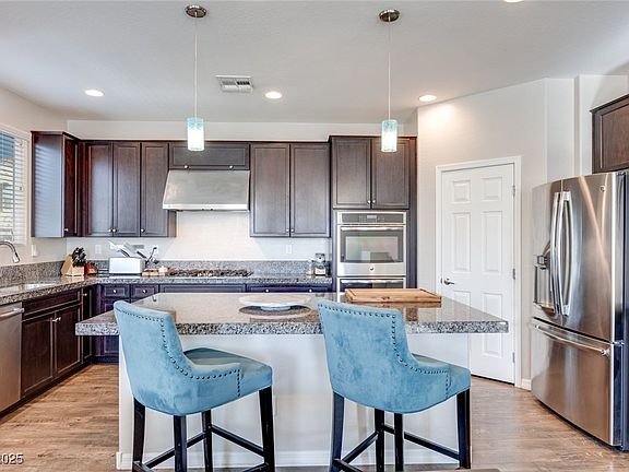 5th image of 10581 Olinda St