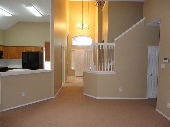 5th image of 201 Armstrong Dr