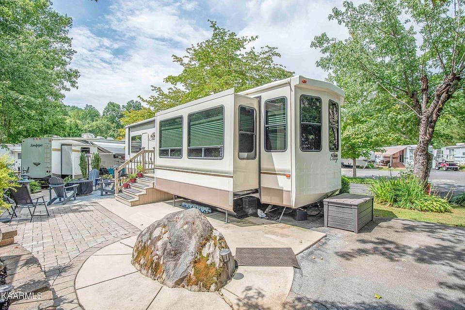 4229 E Pkwy, Gatlinburg, TN 37738 MLS 253814 Zillow