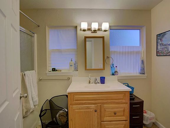 4th image of 1694 Cloverlawn Dr