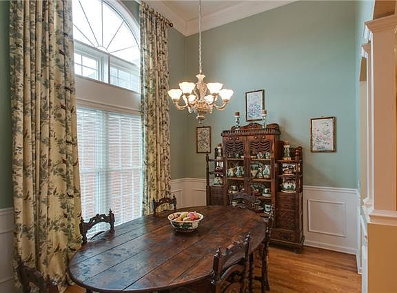 4th image of 4120 Chancellor Dr