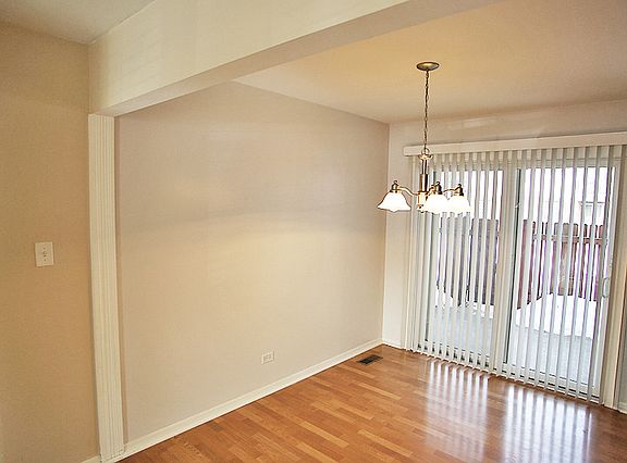 5th image of 217 Washington Sq APT A