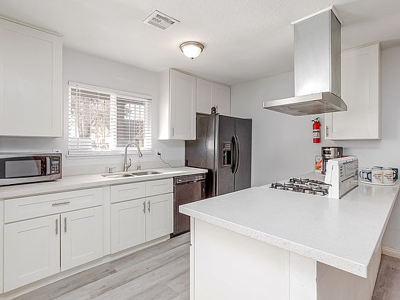 5th image of 1300 W Monroe Ave #14983969