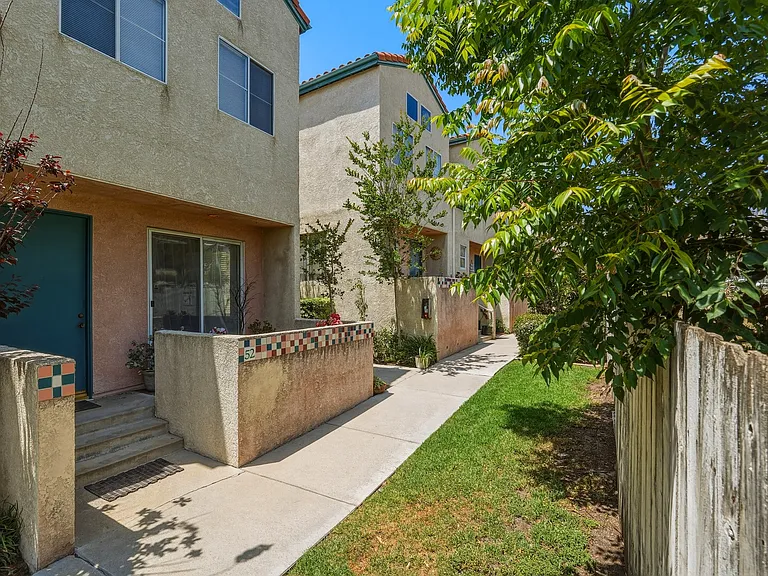 13901 Olive View Ln — Photo 1
