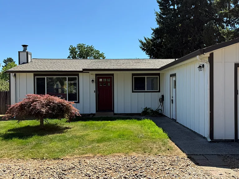 451 Hrubetz Rd SE — Photo 3
