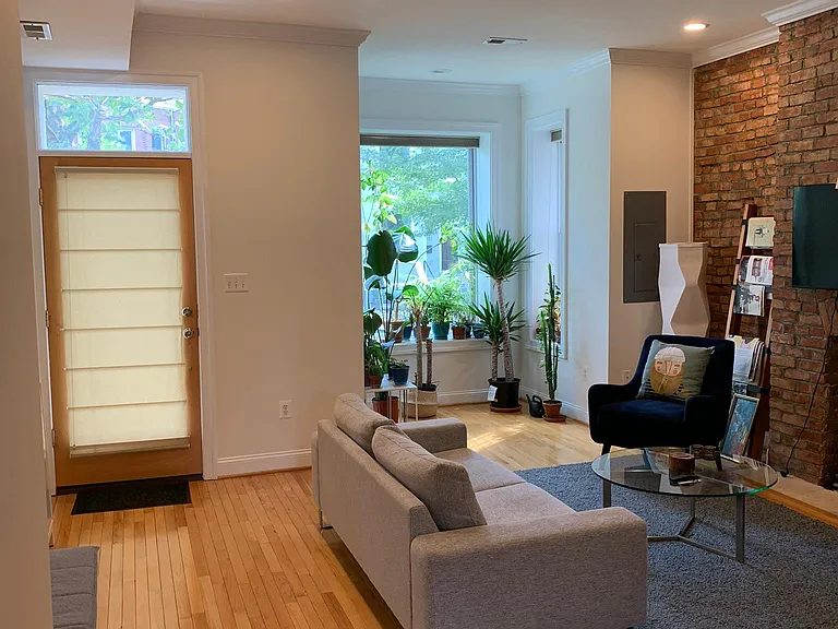 133 S St NW — Photo 3
