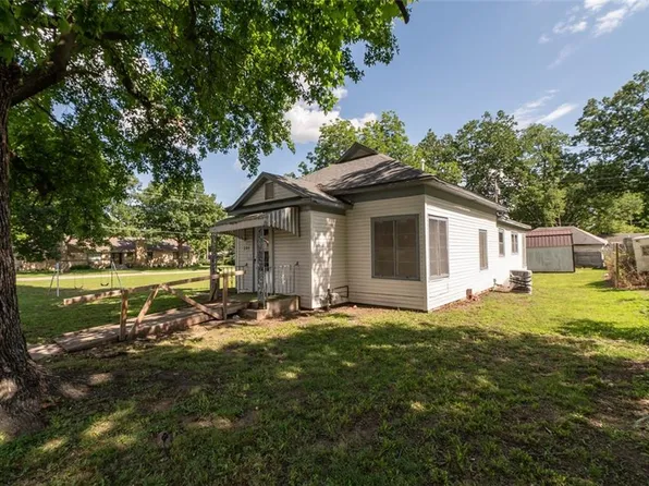 207 Wisconsin St, Neodesha, KS 66757