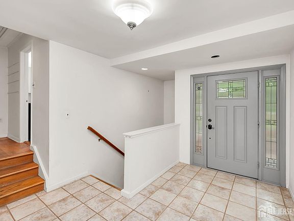 3rd image of 1 Wakefield Ln