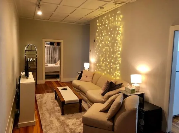 46 Main St APT 1, Amherst, MA 01002