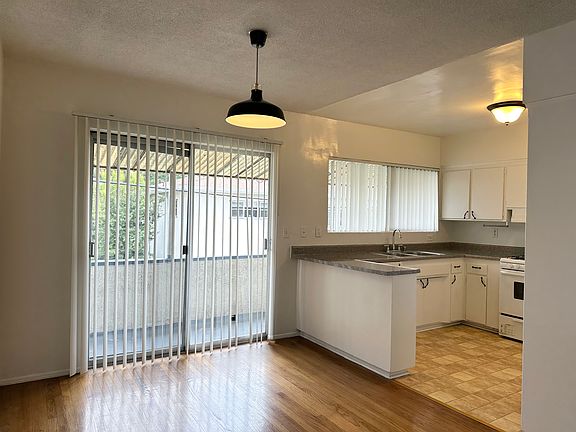 4th image of 1520 S Sherbourne Dr #6