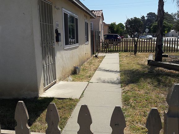 3rd image of 415 W El Camino St