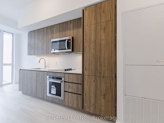 5th image of 15 Richardson St #1107