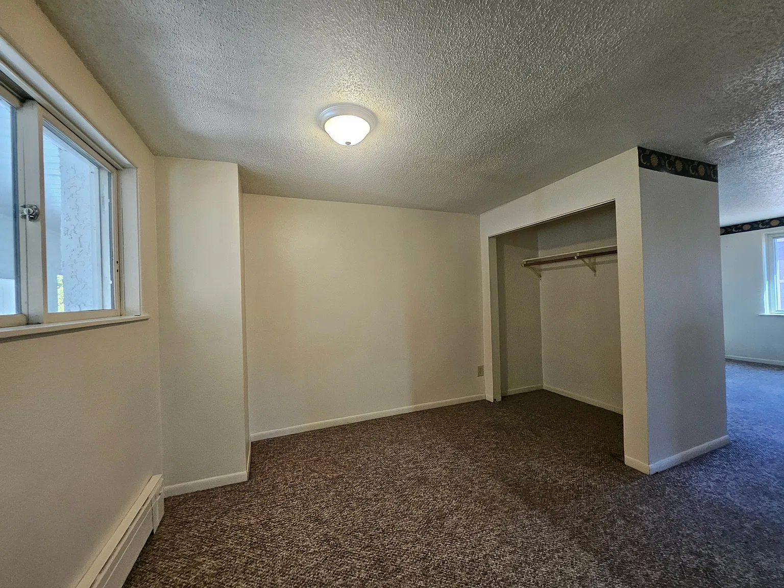 1 bed, 700 sqft, $695 — Photo 2