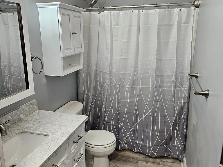810 E Stewart St — Photo 18