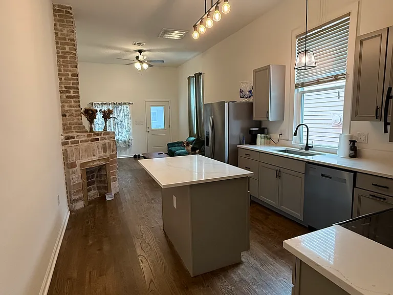 8633-35 Plum St #8635 — Photo 5
