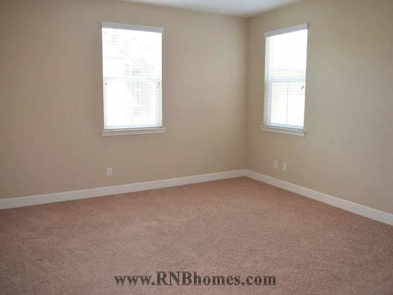 900 Lyon Pl — Photo 18