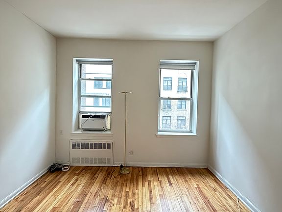2nd image of 48 W 55th St APT 3A
