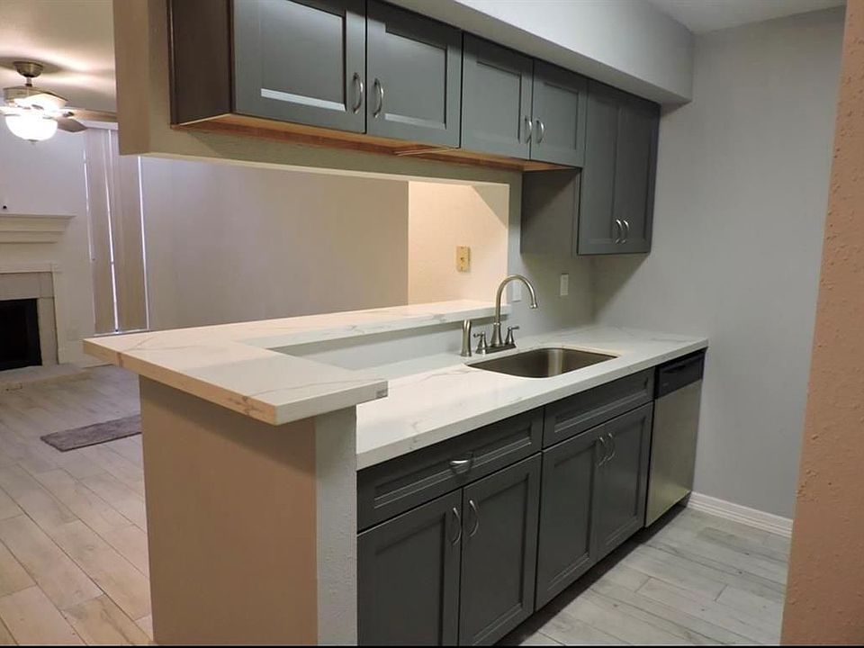 1st image of 10912 Gulf Fwy APT 25