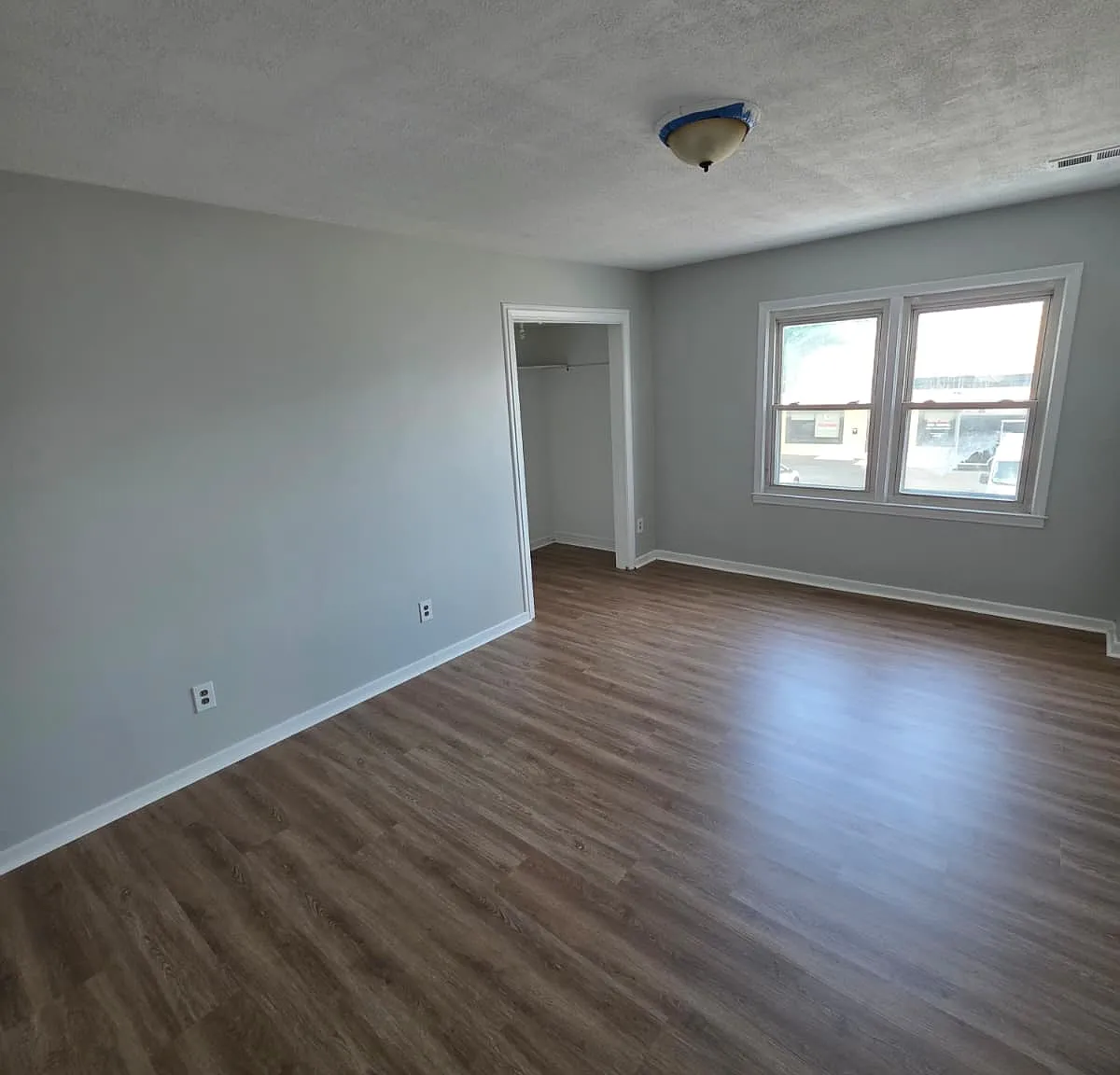 2 bed, 1100 sqft, $1,600 — Photo 4