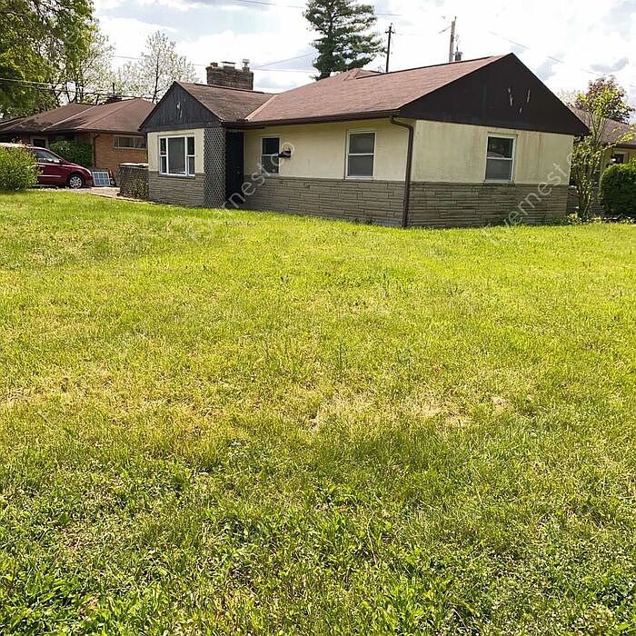 1st image of 4951 Solar Dr