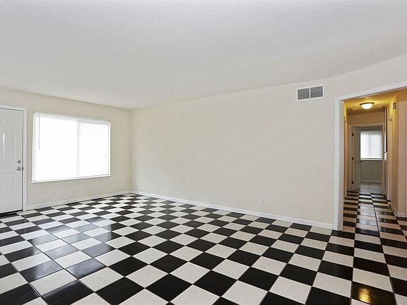 3rd image of 1328 Morse Ave