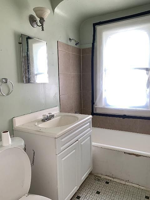 1st image of 3336 E 145th St #2