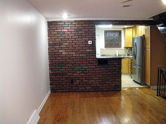5th image of 2526 S Camac St
