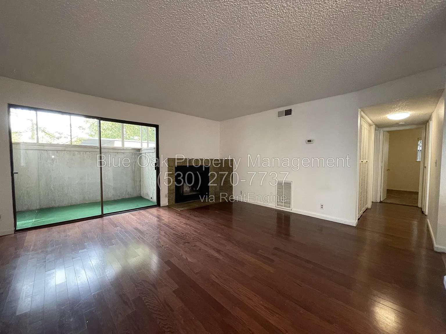 2 bed, 1.0 bath, 871 sqft, $1,395 — Photo 2