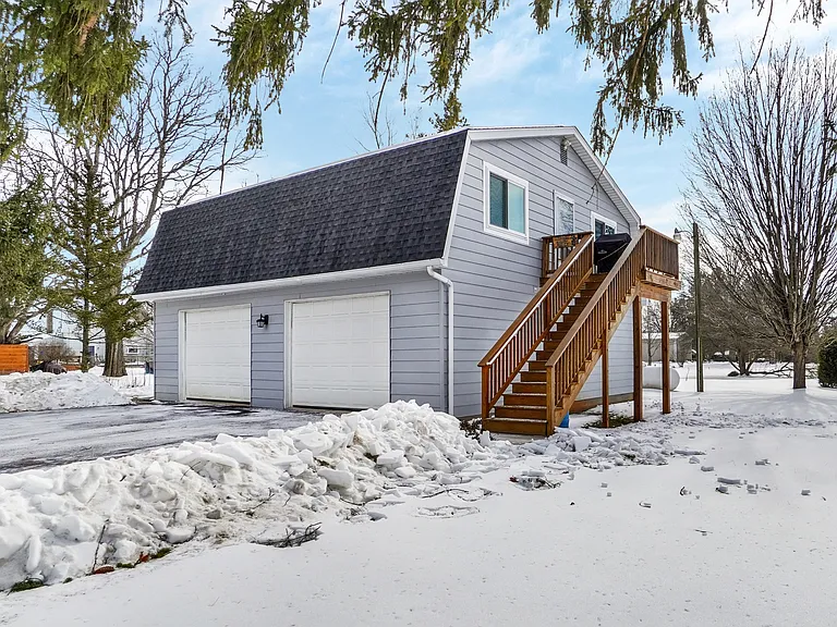 25 Boundary Dr — Photo 1