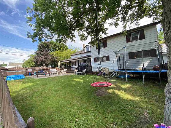 2nd image of 1003 Mechanic St