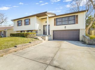 545 Andrew Ln, Lake Zurich, IL