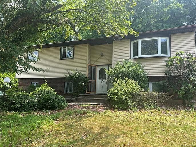 1st image of 548 Westfield Dr