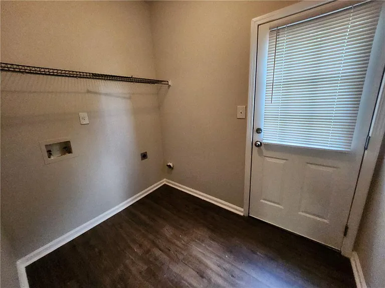 4217 Legacy Sq — Photo 5