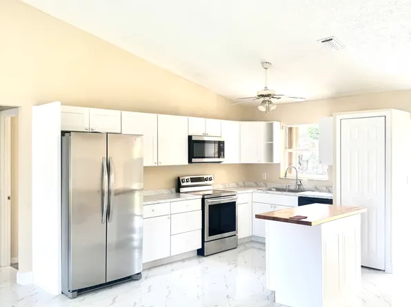 652 SW Sarazen Ave, Port Saint Lucie, FL 34953