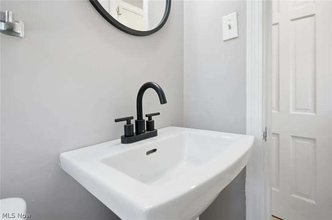 3 bed, 2.5 bath, 2629 sqft, $2,800 — Photo 1