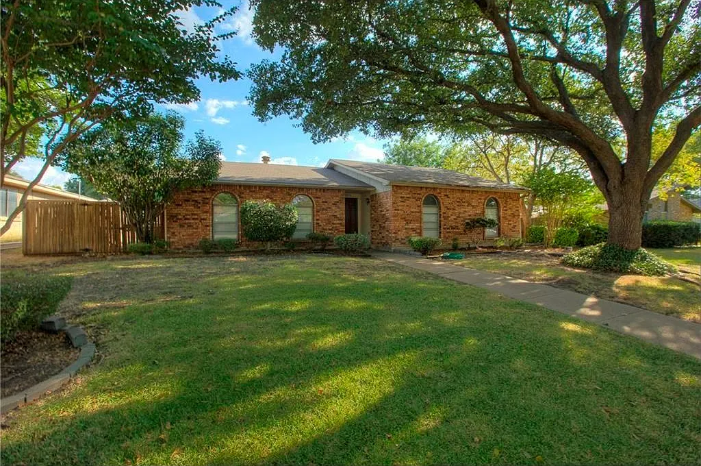 3 bed, 1610 sqft, $2,095 — Photo 1