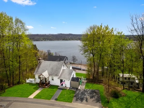 6 Lakeview Ter, Stanhope Boro, NJ 07874