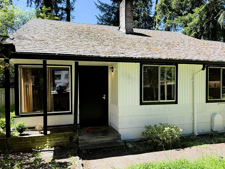 18027 Sunnyside Ave N — Photo 2