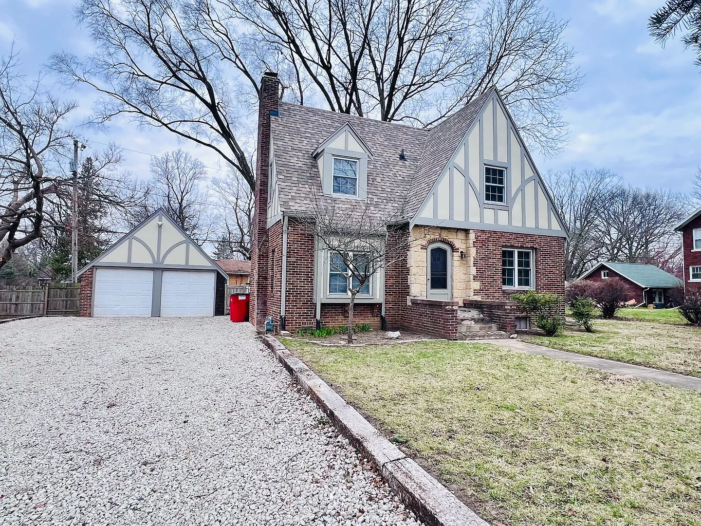 1604 W Springfield Ave photo 1