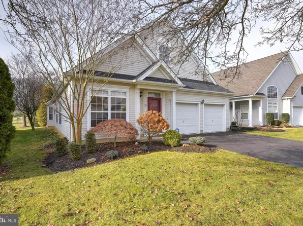 32 Rainflower Ln, Princeton Junction, NJ 08550