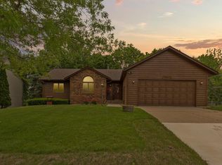 1213 Peterson Dr, Northfield, MN 55057