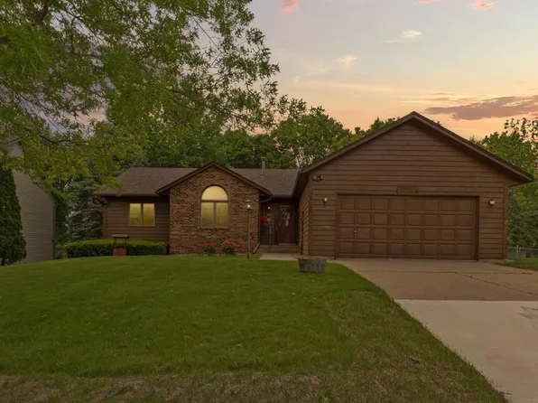 1213 Peterson Dr, Northfield, MN 55057