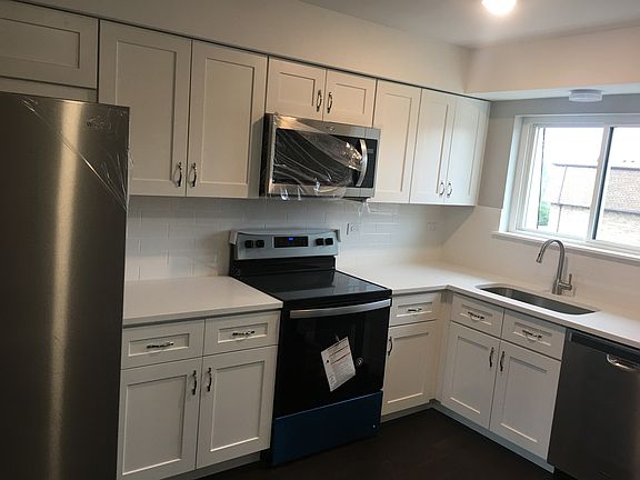 2nd image of 9476 Bay Colony Dr APT 3N