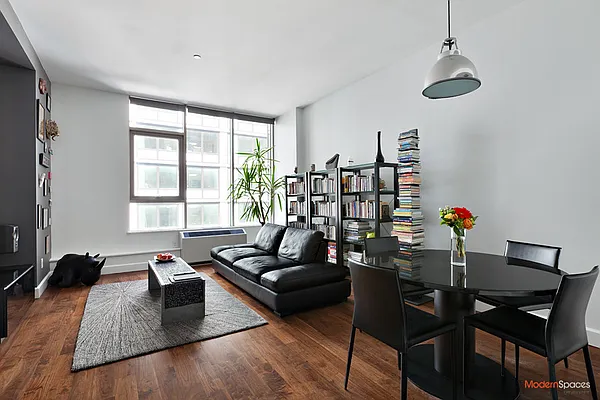 Sold by Modern Spaces | media 33