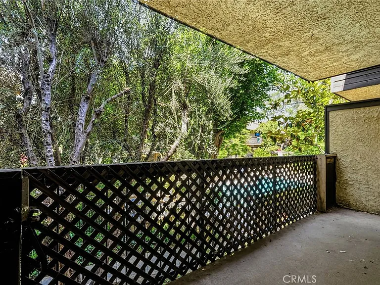 7304 Corbin Ave #J — Photo 19