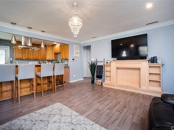 4th image of 14539 Graystone Ave