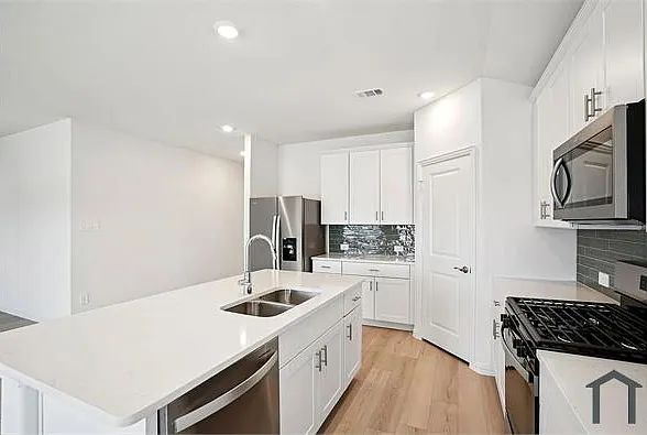 827 Sunflower Rd — Photo 3