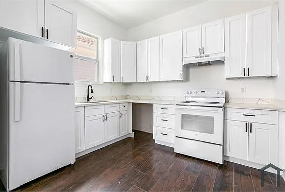 3318 Hollygrove St — Photo 3
