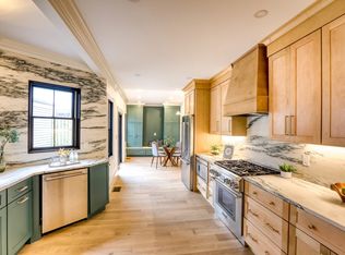 16 Chestnut St, Boston, MA 02129