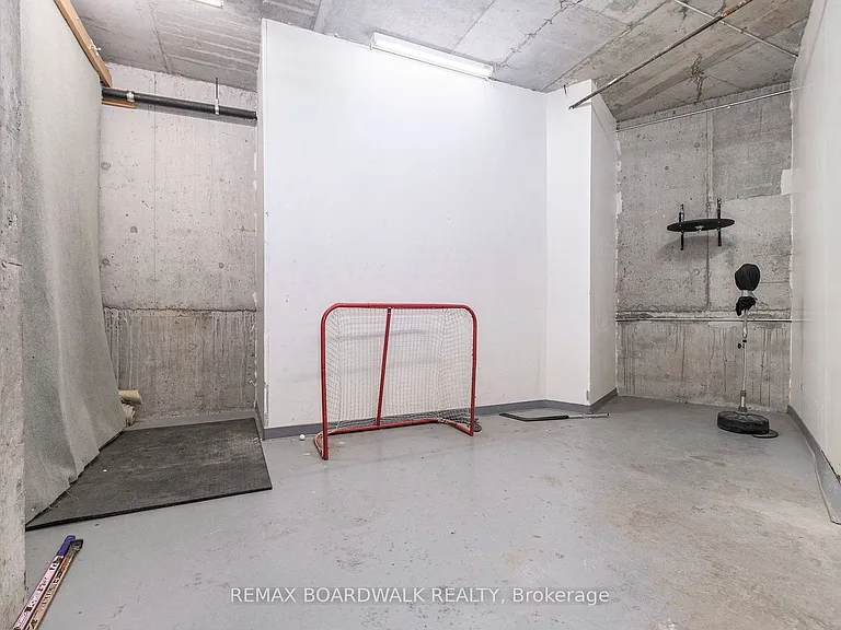 1025 Grenon Ave #210 — Photo 28